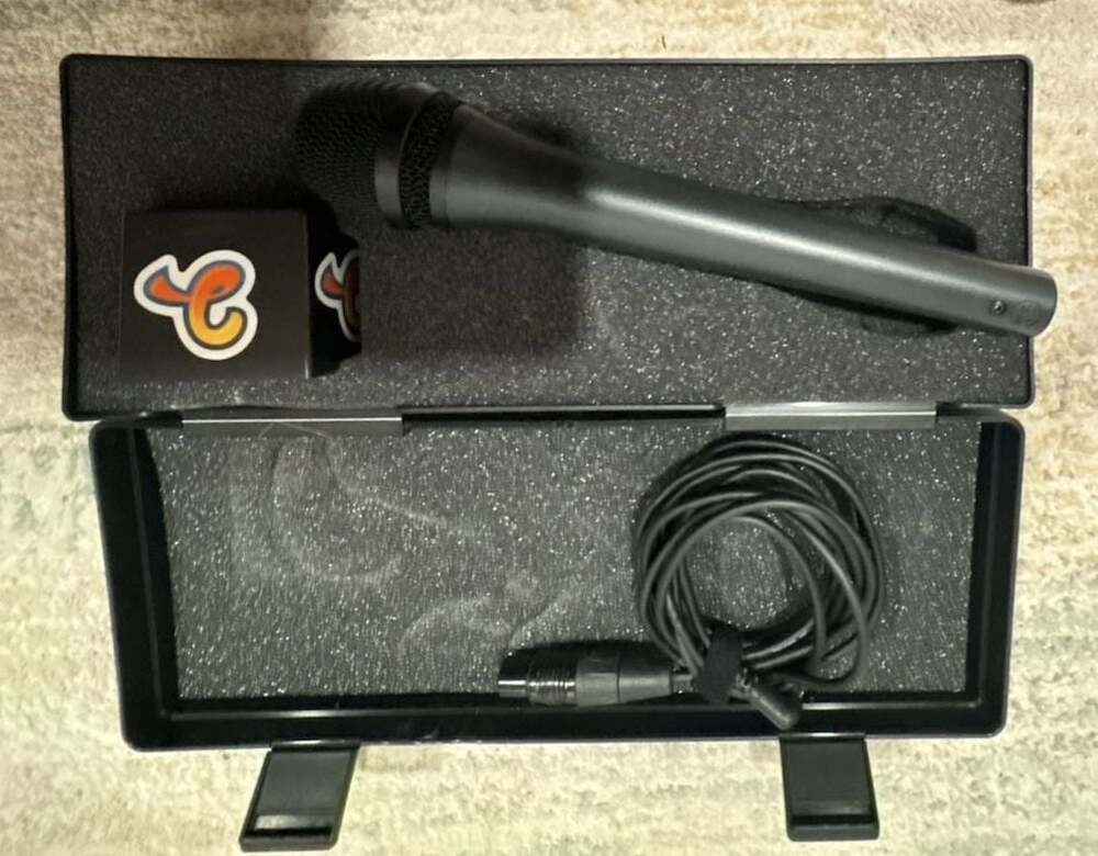 Sennheiser MD 46 Cardioid Dynamic ENG Microphone with Box and Accessories - Picture 3 of 4
